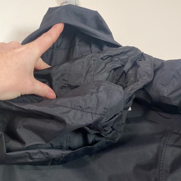The North Face Windbreaker/Rain Jacket - Picture 6 of 7